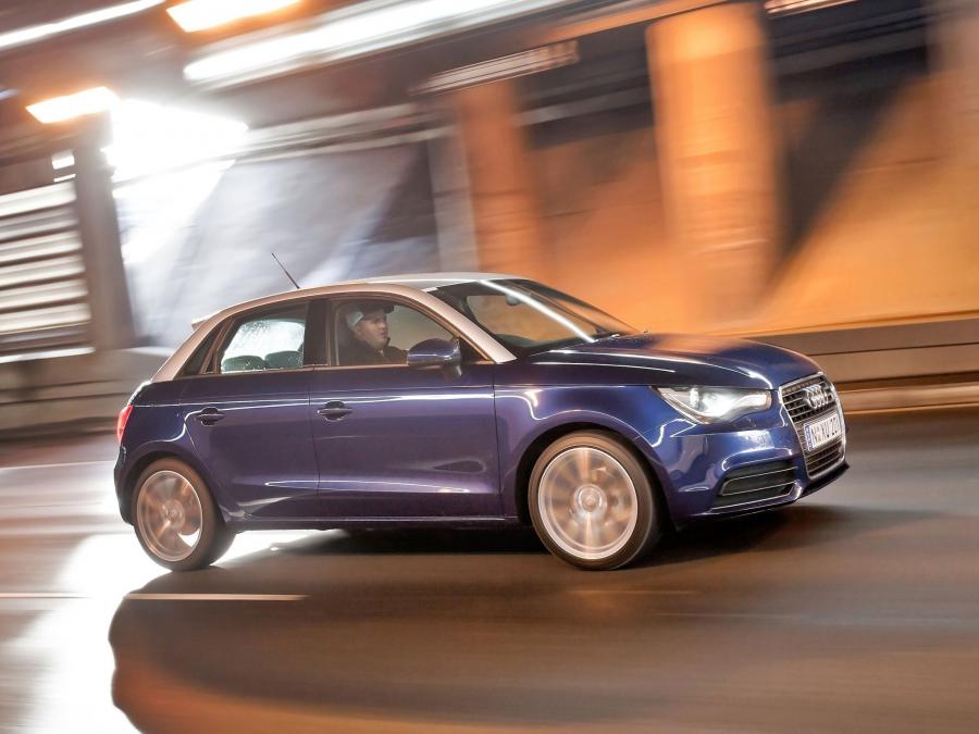  Audi A1 Sportback TDI (8X) 2012 года  (AU) (фото 7 из 20)